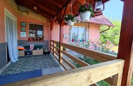 Casa de vanzare, cu 2 camere, 82 mp, zona Aghires. 