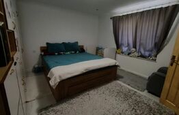 Casa de vanzare, cu 2 camere, 82 mp, zona Aghires. 