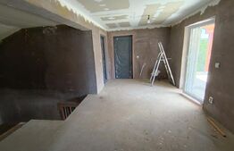 Casa cu 4 camere în suprafață de 192 mp și un teren de 1400 mp, zona Romanasi