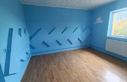 Casa cu 3 camere, în suprafață de 75 mp și teren 400 mp, Zalau