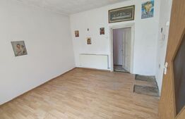 Casa cu 3 camere, în suprafață de 75 mp și teren 400 mp, Zalau