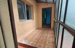 Casa cu 3 camere, în suprafață de 75 mp și teren 400 mp, Zalau