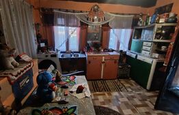 Casa cu 2 camere cu Anexe