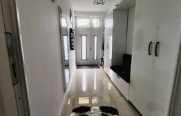 Casa ultra finisată și mobilata cu 3 camere 1 living și o terasă generoasă 