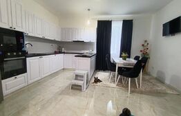 Casa ultra finisată și mobilata cu 3 camere 1 living și o terasă generoasă 