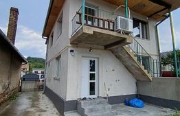 Casa cu 3 camere, suprafata de 140 mp 