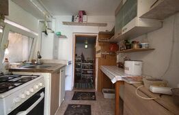 Casa cu 2 camere, baie, bucatarie, anexe și un teren de 300 mp