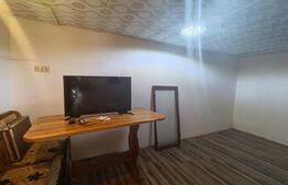 Casa cu 2 camere, baie, bucatarie, anexe și un teren de 300 mp