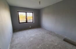 Casa cu 2 camere și living cu o grădină generoasă în suprafață de 4300 mp 