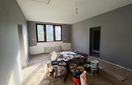 Casa cu 2 camere și living cu o grădină generoasă în suprafață de 4300 mp 