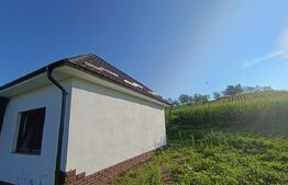 Casa cu 2 camere și living cu o grădină generoasă în suprafață de 4300 mp 