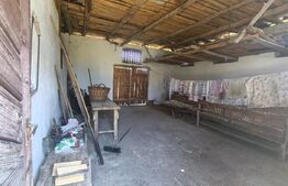 Casa cu 3 camere și o bucatarie de vară și 1300 mp teren și anexe