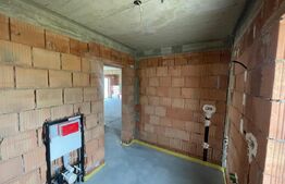 Apartament de 4 camere, in suprafata de 94 mp, zona Crasnei