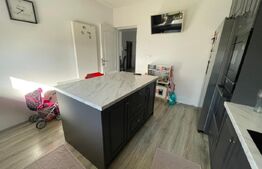 Casă familială bine compartimentată cu garaj dublu