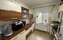 Apartament cu 3 camere, 81 mp, decomandat zona Bradet