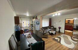 Apartament cu 3 camere, 81 mp, decomandat zona Bradet