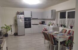 Casa cu 2 camere,baie, bucatarie,anexe.pivniță teren 1000 mp