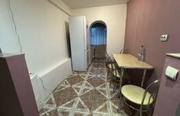 Apartament cu 3 camere de inchiriat, zona Bradet