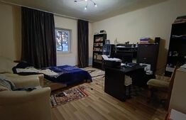 Casa cu 3 camere,baie, bucatarie,anexe.pivniță teren 800 mp