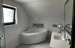 Casa cu piscina, 5 dormitoare, sistem smart home