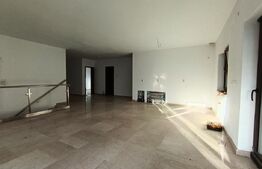 Casă cu 4 camere, 240 mp, teren 800 mp, zona Central 