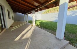 Casă cu 4 camere, 240 mp, teren 800 mp, zona Central 