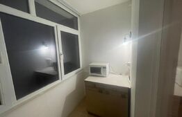 Apartament 3 camere, 70 mp si balcon inchis 