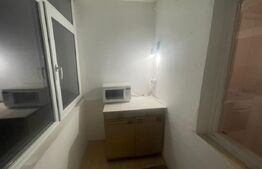 Apartament 3 camere, 70 mp si balcon inchis 