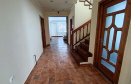 Casa Ultracentral cu 5 camere în suprafață de 300 mp și un teren de 600 mp