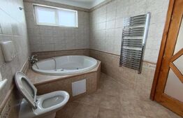 Casa Ultracentral cu 5 camere în suprafață de 300 mp și un teren de 600 mp