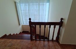 Casa Ultracentral cu 5 camere în suprafață de 300 mp și un teren de 600 mp