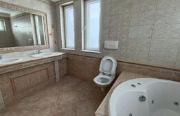 Casa Ultracentral cu 5 camere în suprafață de 300 mp și un teren de 600 mp