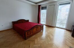 Casa Ultracentral cu 5 camere în suprafață de 300 mp și un teren de 600 mp