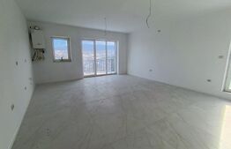 Apartament cu 3 camere, in suprafata de 85 mp si teren de 100 mp