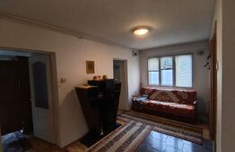 Casă de vanzare/spatiu comercial, cu 4 camere și un teren de 300 mp, central