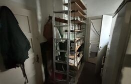 Casa de vanzare, cu 2 camere.