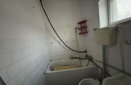 Casa de vanzare, cu 2 camere.