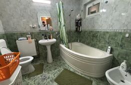 Casa de vanzare, 98 mp, zona Centru