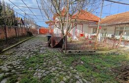 Casa cu 3 camere și un teren în suprafață de 900 mp