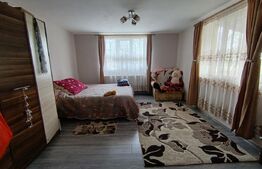 Casa cu 3 camere,baie, bucatarie, teren 500 mp