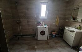 Casa cu 3 camere,baie, bucatarie, teren 500 mp