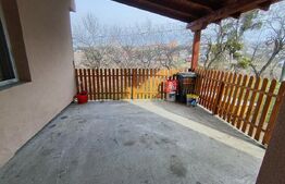 Casa cu 3 camere,baie, bucatarie, teren 500 mp