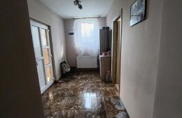 Casa cu 3 camere,baie, bucatarie, teren 500 mp