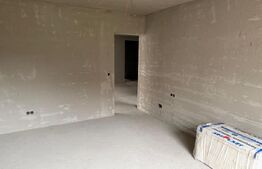 Apartament 4 camere, semifinisat cu garaj si boxa, zona Bradet