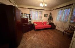 Casă cu 3 camere și un teren de 700 mp