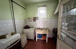 Casă cu 3 camere și un teren de 700 mp