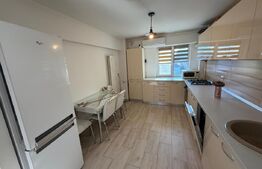 Apartament de vânzare, cu 3 camere 