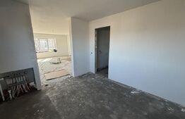 Casa de vanzare, cu 3 dormitoare, 260 mp - Zalau