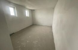 Casa individuala semifinisata, 4 camere, 10 ari teren si garaj