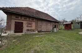 Casă cu 3 camere în suprafață de 80 mp și un teren de 2000 mp